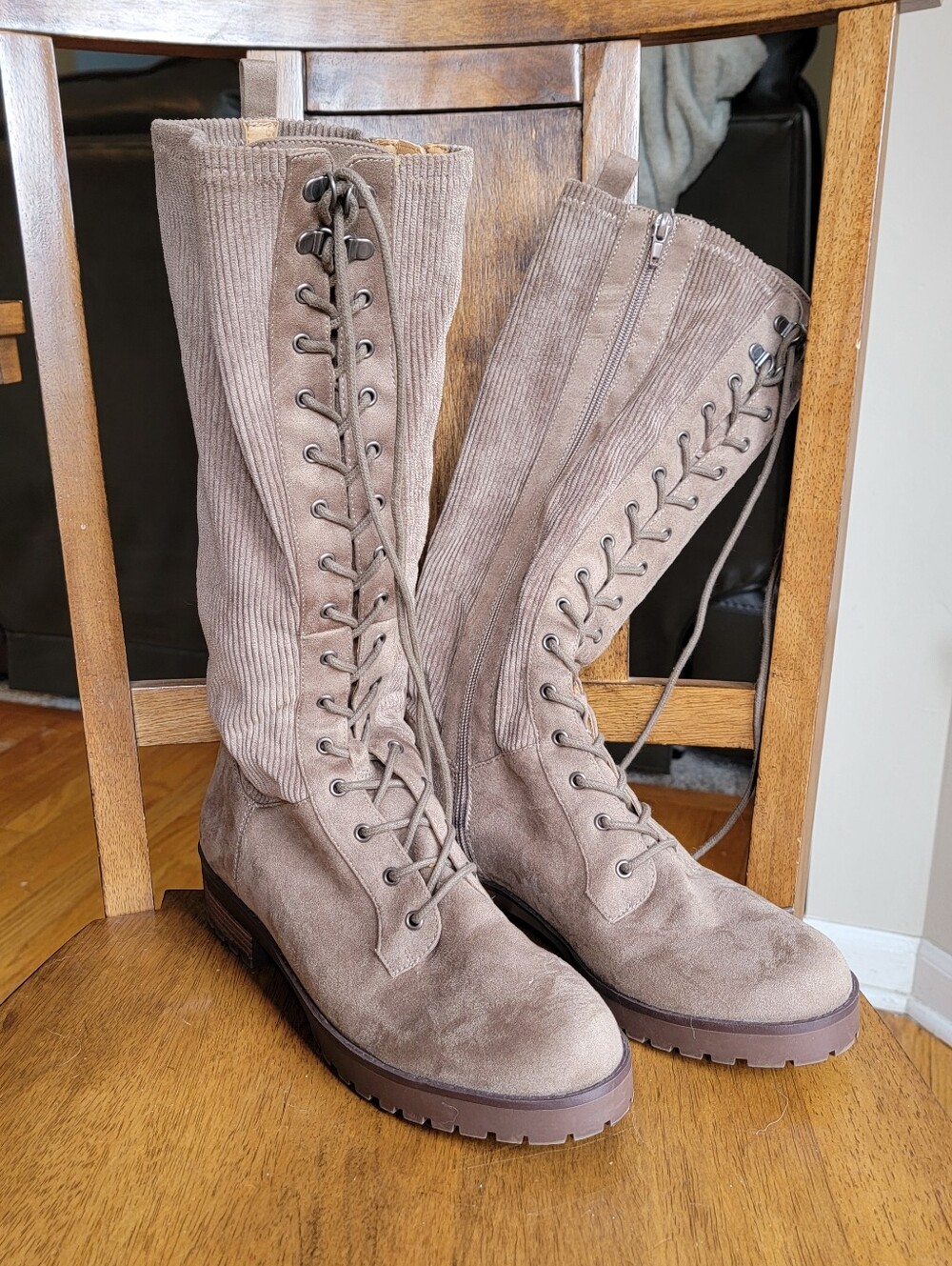 EUC Women's Crown Vintage Anaben Stone Age Tan Lace Up Knee High Boots Size 11